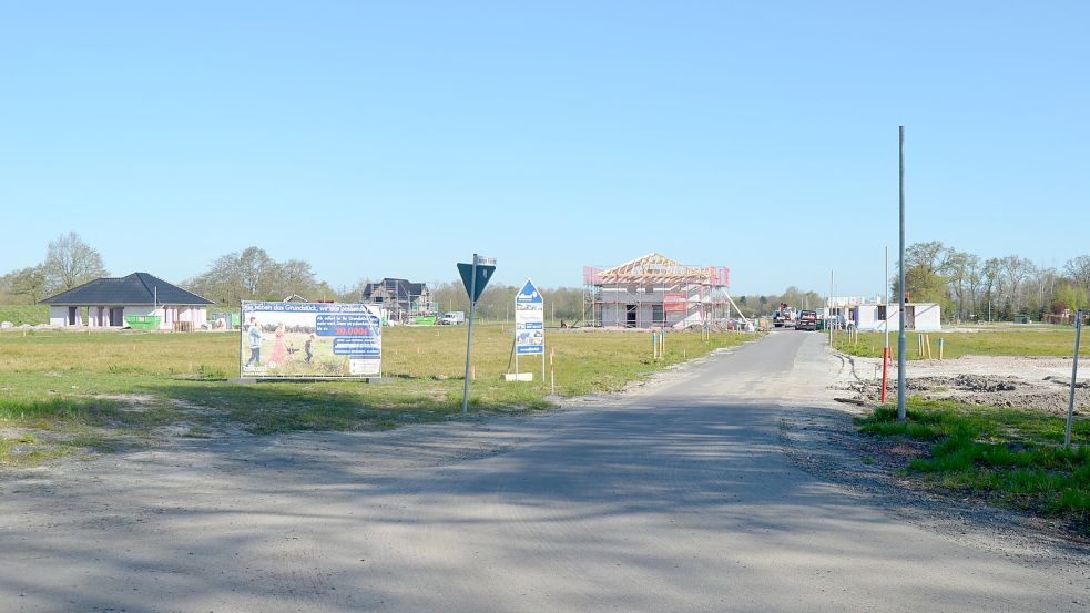 Auf einigen Grundstücken im dritten Abschnitt des Baugebiets nördlich des Utender Kanals wird bereits gebaut. Freie Flächen werden nun vergeben. Foto: Fertig