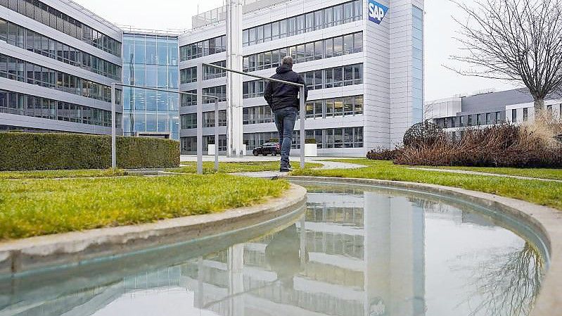 Das Hauptgebäude des Softwarekonzerns SAP in Walldorf. Foto: Uwe Anspach/dpa