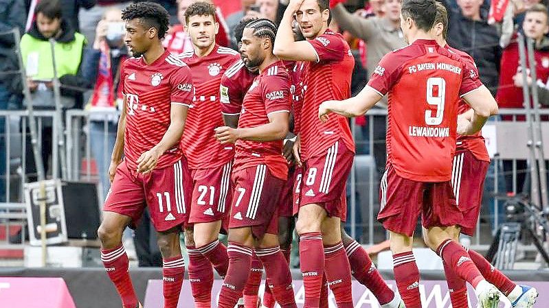 Die Bayern sind durch den Sieg gegen Dortmund vorzeitig Meister. Foto: Sven Hoppe/dpa