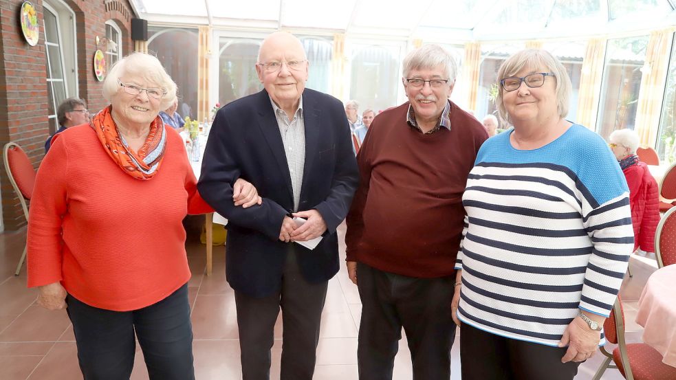 Der neue Vorstand der Senioren-Gemeinschaft Barßel plant nach Corona zahlreiche Veranstaltungen (von links): Elisabeth Doßmann, Fritz Brandt, Wolfgang Gerdes, Margret Harms. Es fehlen Helga Lennartz und Helga Sassen. Foto: Passmann