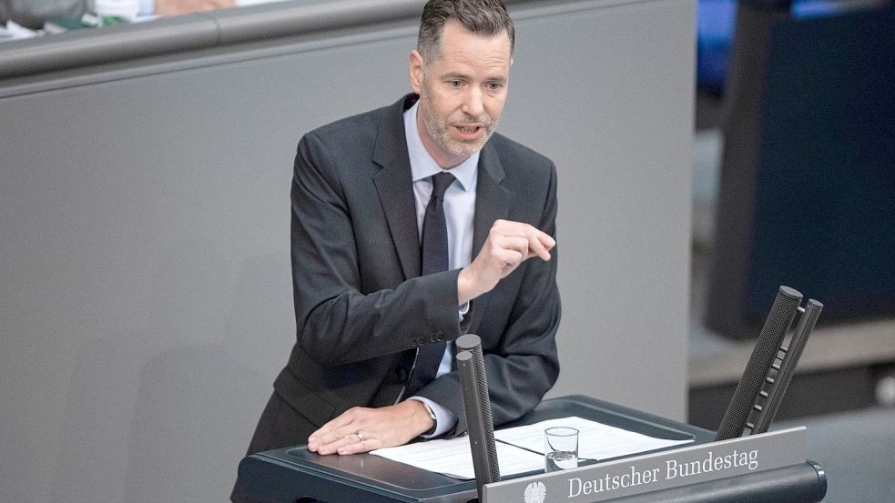FDP-Abgeordneter Christian Dürr bei einer Rede im Deutschen Bundestag. Foto: Fabian Sommer/dpa