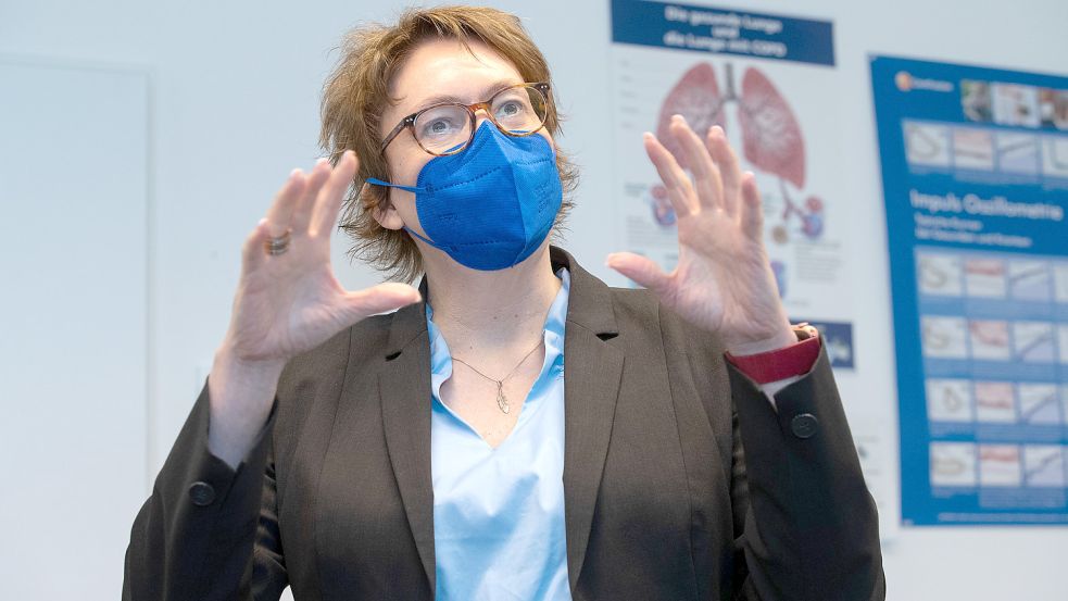 „Schließlich haben wir nach wie vor ein munteres Infektionsgeschehen in Niedersachsen“, begründet Gesundheitsministerin Daniela Behrens (SPD) ihren Masken-Appell. Foto: Friso Gentsch/dpa