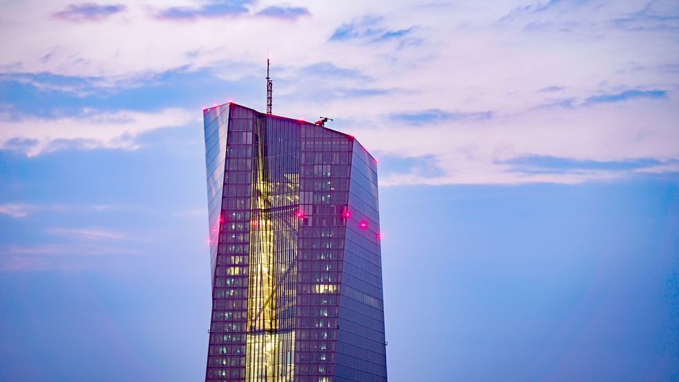 Die Zentrale der EZB in Frankfurt. Foto: Frank Rumpenhorst/dpa