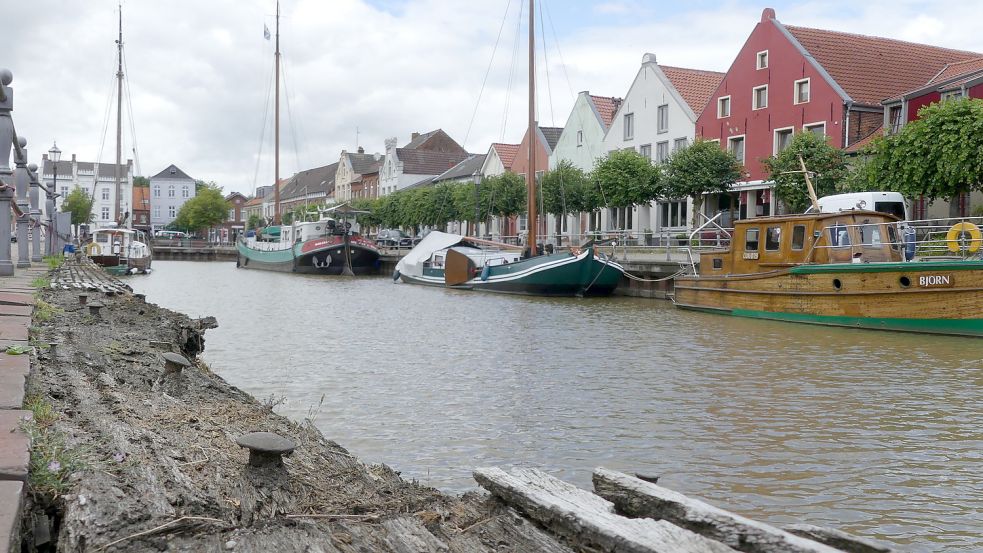 Die Spundwandabdeckung im Hafen von Weener ist an einigen Stellen völlig verrottet. Archivfoto: Gettkowski