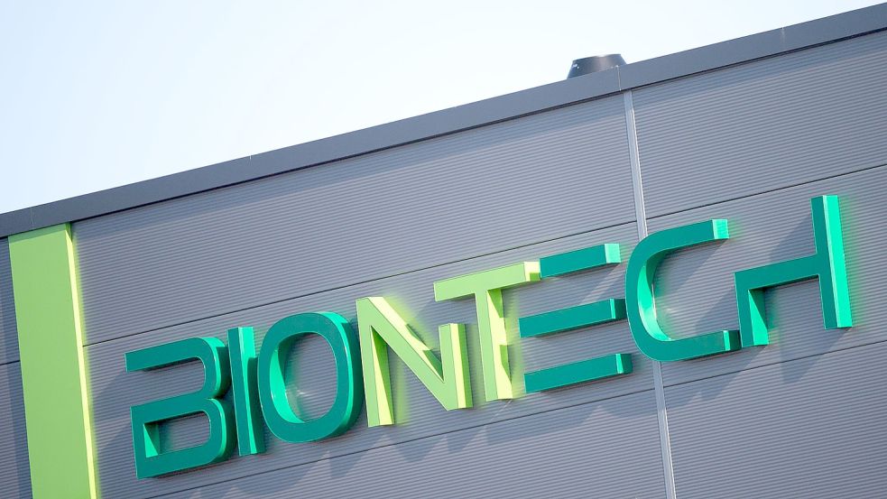 Biontech bekräftigt bei der Vorlage der neuen Zahlen die Umsatzprognose für seinen Corona-Impfstoff. Foto: Sebastian Gollnow/dpa