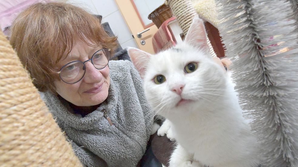 Iris Holzapfel leitet das Tierheim in Stapelmoor. Foto: Ortgies/Archiv