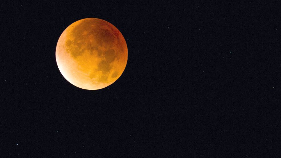 Der Blutmond wird nur in einigen Teilen Deutschlands zu sehen sein. Foto: imago-images/Blickwinkel (Symbolbild)