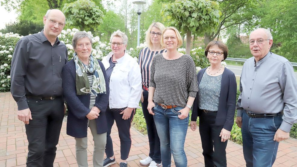 Der Vorstand von „Stöppkes“ (von links): Thomas Perzul, Mariechen Murra, Ruthilde Vehn, Sandra Raters, Judith Vey-Höwener, Ursula Nüdling und Günter Streppe. Foto: Passmann