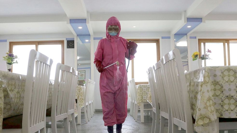 Lange hat Nordkorea die Ausbreitung des Coronavirus dementiert. Vor kurzem wurden nun offiziell der erste Fall bestätigt. Foto: Cha Song Ho/AP/dpa