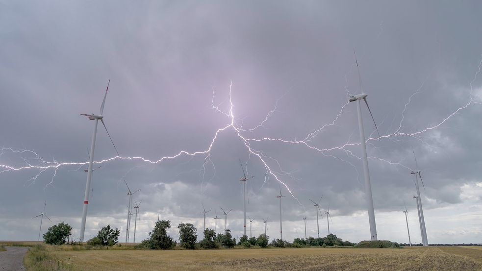 Auf das schöne Wetter folgen in vielen Teilen Deutschlands Unwetter mit Gewitter und Starkregen. Foto: dpa/Patrick Pleul (Symbolbild)