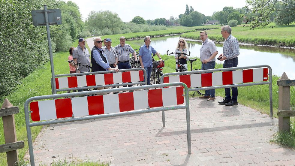 Der ausgebaute Deichwanderweg war eines der Ziele, die der Verkehrsausschuss bei seiner Bereisung aufsuchte.