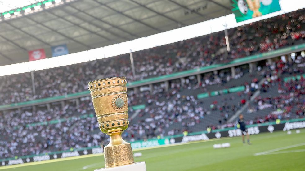 Das Objekt der Begierde: Der DFB-Pokal. Foto: Tom Weller/dpa