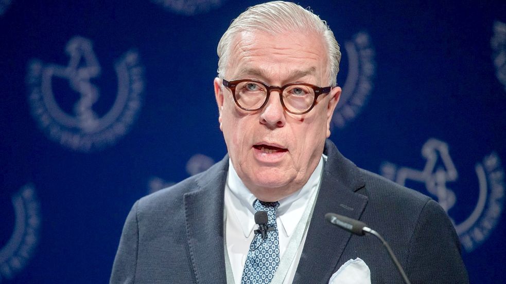 Klaus Reinhardt, Präsident der Bundesärztekammer, spricht beim Deutschen Ärztetag in Berlin. Foto: Bernd von Jutrczenka/dpa