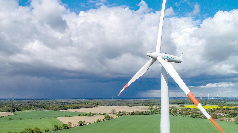 Eine Siemens-Windenergieanlage im brandenburgischen Landkreis Oder-Spree. Foto: Patrick Pleul/dpa-Zentralbild/dpa