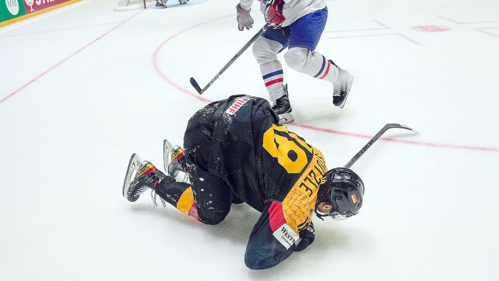 Für NHL-Profi Tim Stützle ist die Eishockey-WM vorzeitig beendet. Foto: Martin Meissner/AP/dpa