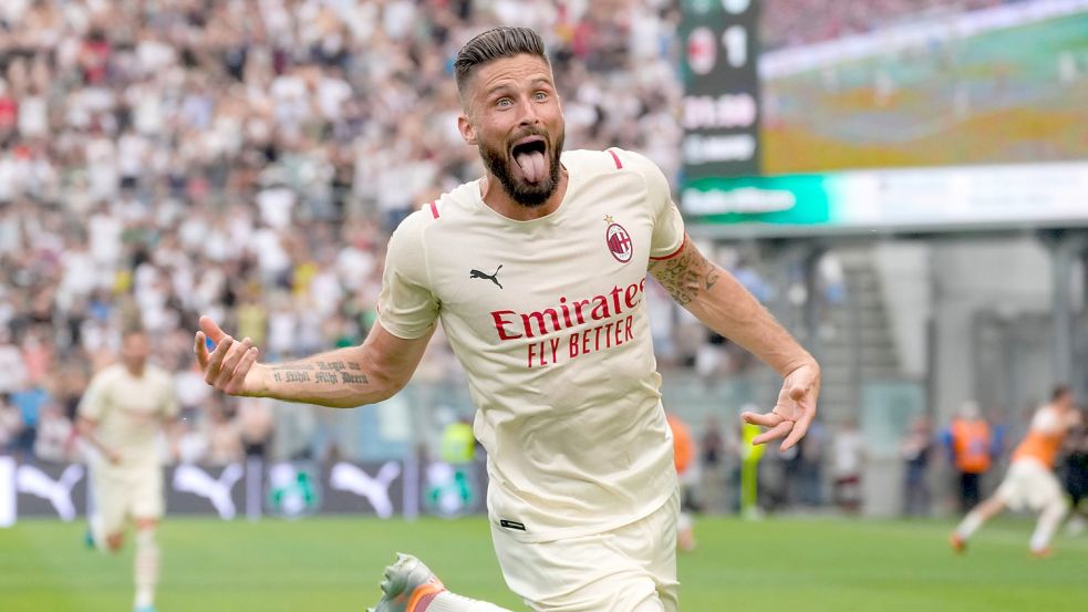 Milans Stürmer Olivier Giroud traf gegen US Sassuolo doppelt und ebnete damit den Weg zur Meisterschaft. Foto: Antonio Calanni/AP/dpa