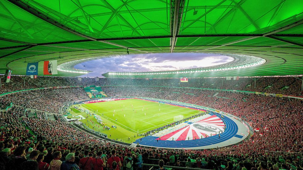 Das ausverkaufte Olympiastadion in Berlin. Foto: dpa/Soeren Stache