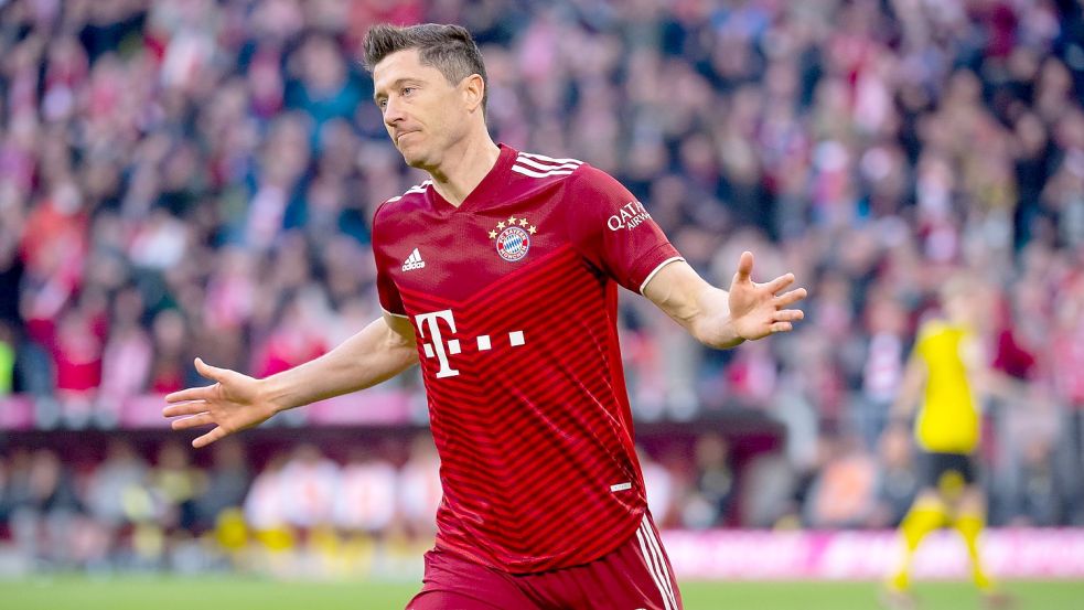 Die Wechselwünsche von Bayerns Robert Lewandowski werden zum Streitthema. Foto: Sven Hoppe/dpa