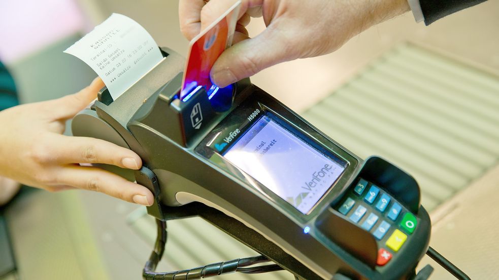 Die EC-Karten-Störung besteht seit Dienstagnachmittag. Foto: dpa/Daniel Karmann