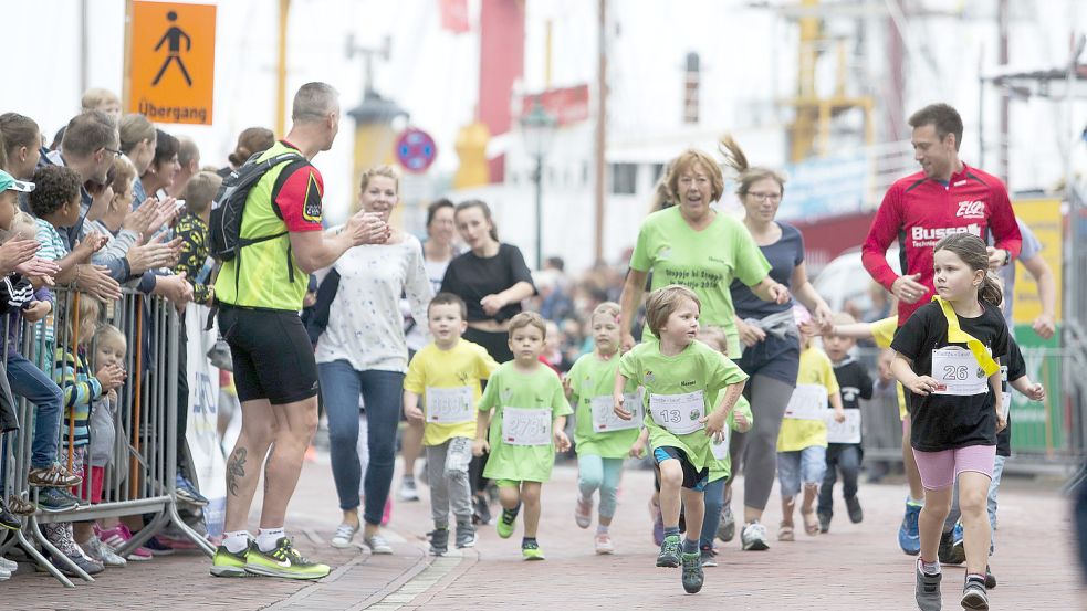 Den Auftakt beim Matjeslauf bildet der Lauf für die Jüngsten: Der Wattje-Lauf beginnt um 12 Uhr. Foto: Doden