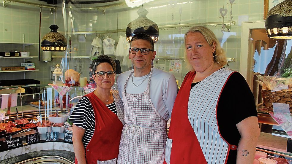 Noch bis Ende Juli sind (von links) Sabine und Wolfgang Müller sowie Mitarbeiterin Michaela Giesenkämper für die Kunden da. Zum Team gehört ebenfalls noch Michaela Glausch. Foto: Belling;