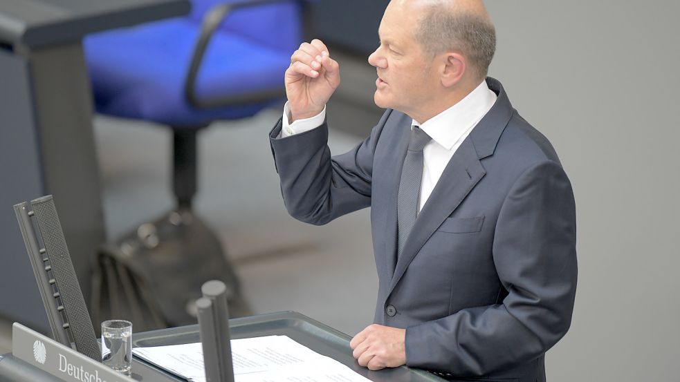 Krisenmanager Olaf Scholz: Er schlägt eine Konzertierte Aktion unter Beteiligung von Gewerkschaften und Arbeitgebern vor, um Inflation und konjunkturellen Gefahren zu begegnen. Foto: Fotostand / Reuhl