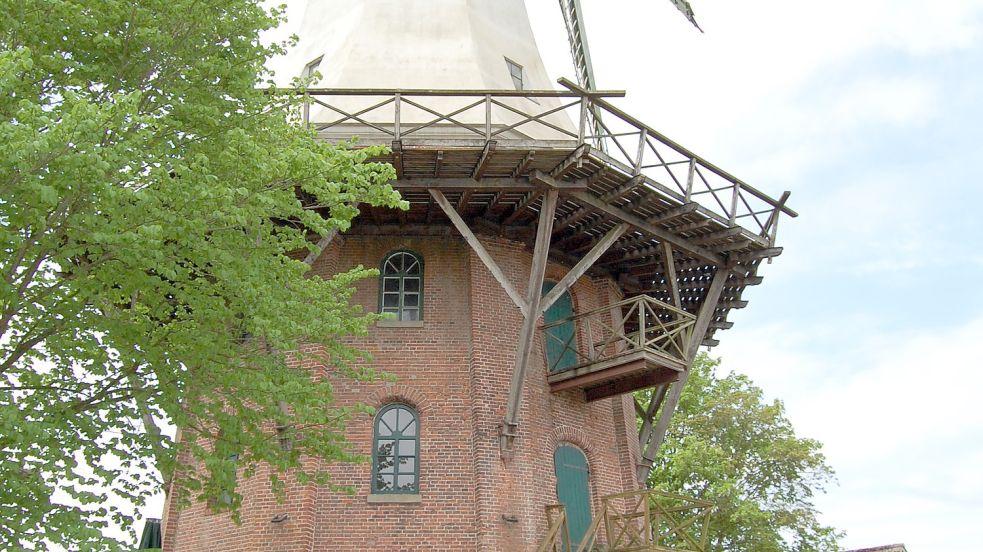 Die Ebkenssche Windmühle in Barßel wird am Mühlentag von 11 bis 17 Uhr geöffnet sein. Das Mühlenteam bietet in dieser Zeit Führungen an. Foto: Fertig