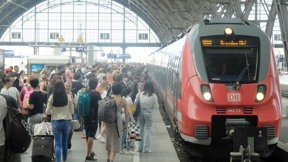 Das 9-Euro-Ticket ermöglicht Reisenden, lange Strecken ohne Umstieg zu meistern. Foto: imago images/foto-leipzig.de