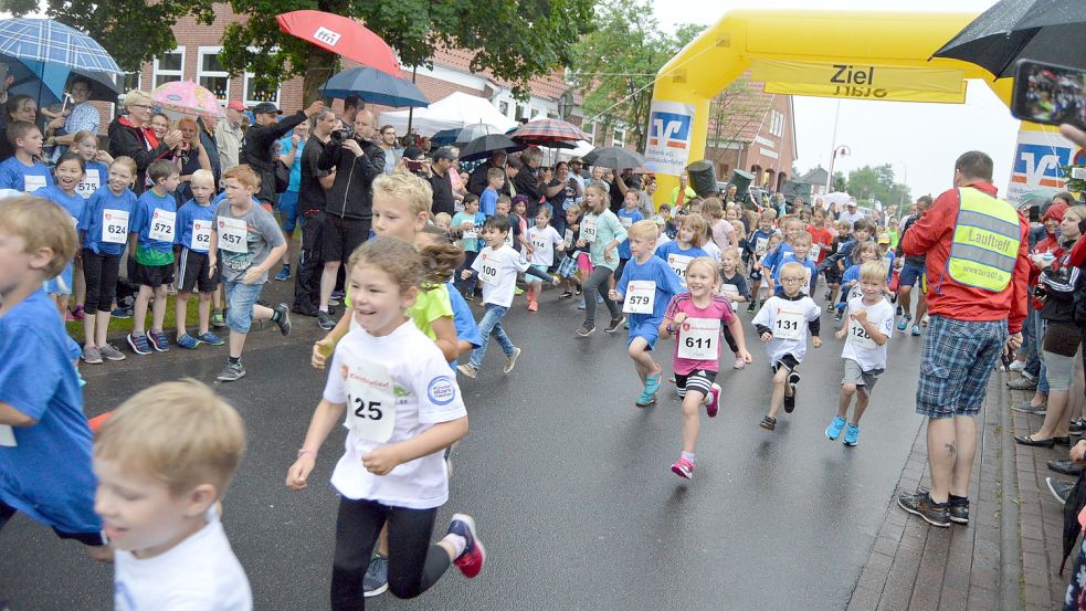 Der Kleinbahnlauf in Rhauderfehn ist auch bei Kindern beliebt. Archivfoto: Weers