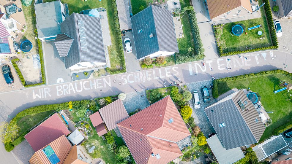 Der Bundesrat hat grünes Licht für ein schnelleres Internet in bislang unterversorgten Gebieten in Deutschland gegeben. Foto: Ole Spata/dpa
