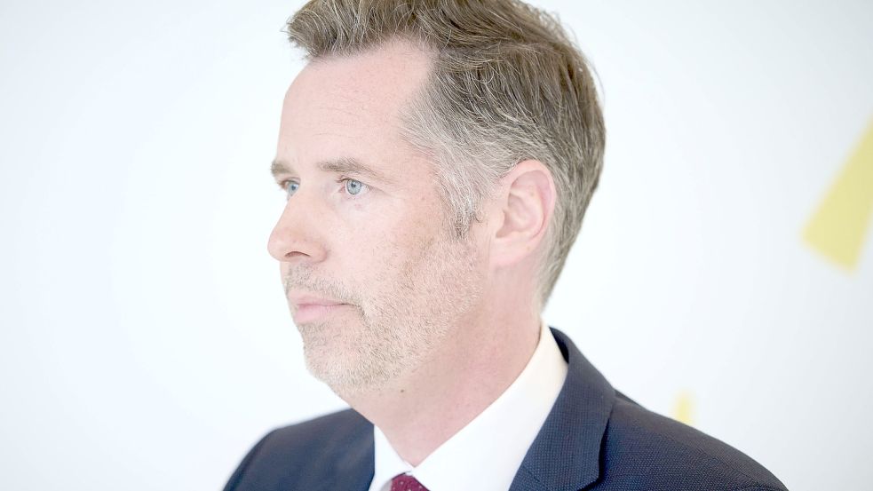 Für manchen fühlt es sich an der Zapfsäule anders an, aber der FDP-Fraktionschef Christian Dürr meint: „Der Tankrabatt wirkt.“ Foto: IMAGO/Christian Spicker