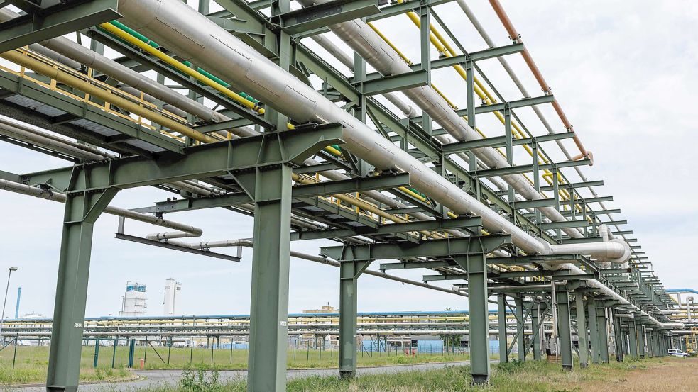 Beispiel für energieintensive Branche: die Chemiebranche. Der DGB warnt davor im Zuge der Transformation Industrie in Deutschland abzubauen. Foto: JENS SCHLUETER