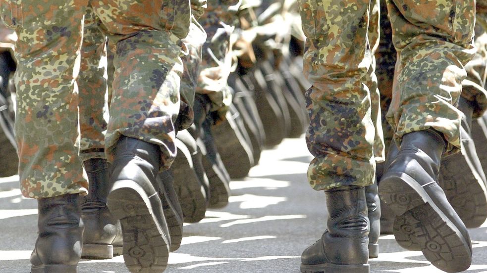 Ein Bundeswehrsoldat aus Mecklenburg-Vorpommern soll auf Soundcloud rechtsextremistische Musik gehört haben. Foto: dpa/Rolf Haid (Symbolbild)