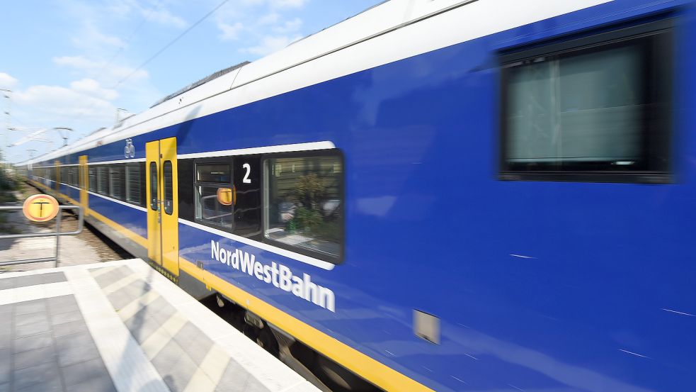 Wegen kurzfristigen Bahnsteigarbeiten ergeben sich Fahrplanänderungen bei der Regio-S-Bahn (Symbolbild). Foto: Carmen Jaspersen