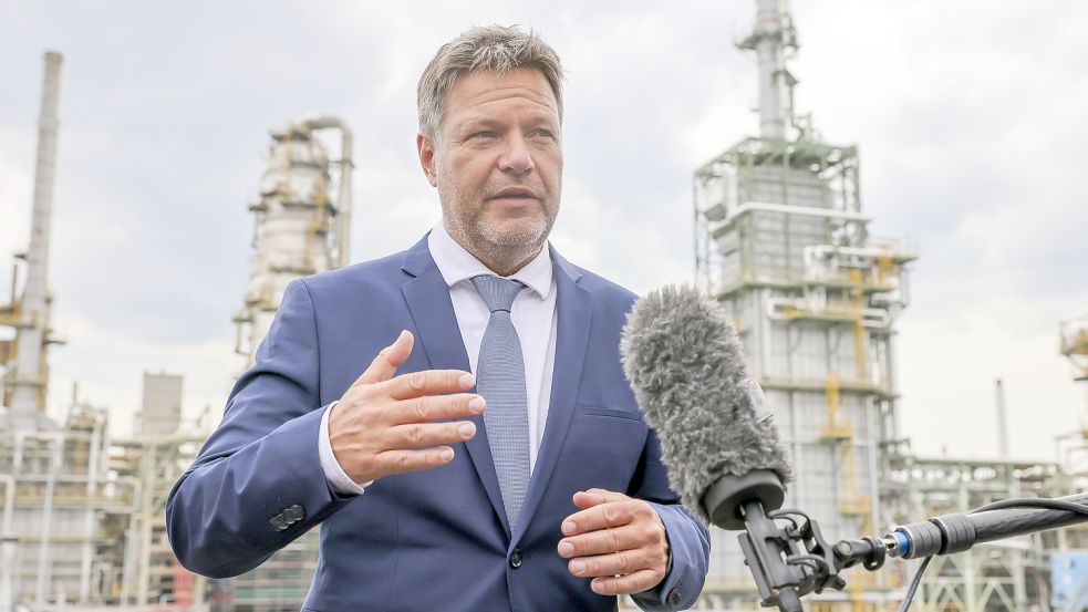 Wirtschaftsminister Robert Habeck will zusätzliche Maßnahmen für weniger Gasverbrauch. Foto: Jan Woitas/DPA