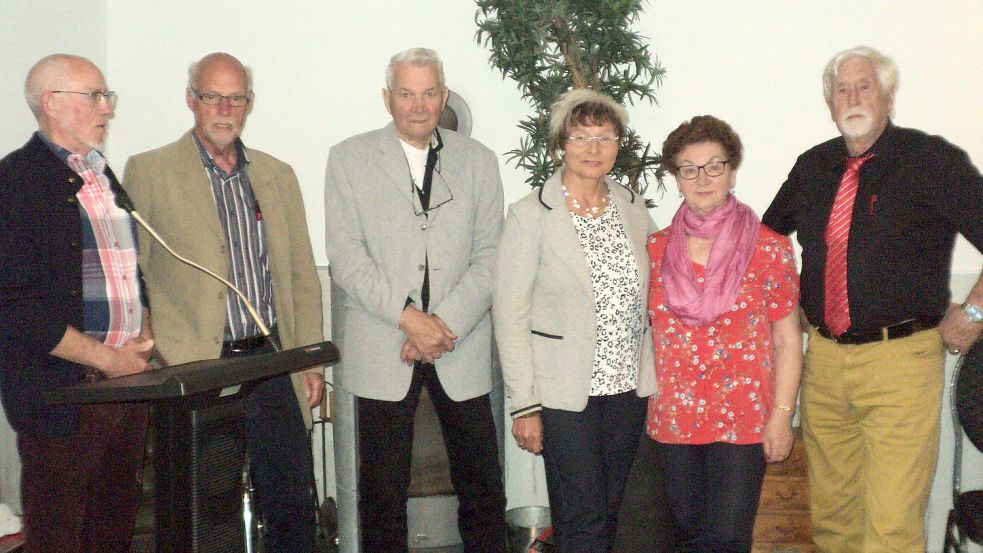 Der alte Vorstand mit (von links) Elso Tjaden, Herbert Lühring, Robert Rauert, Erna Blum, Frieda Klut und Herbert Möhlmann. Foto: Privat