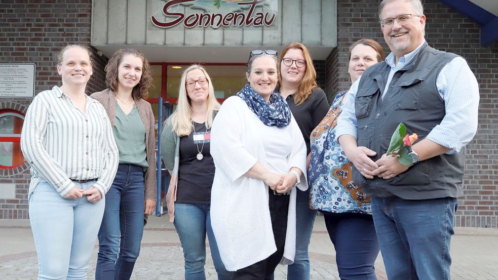 Der neue Vorstand des Fördervereins der Kita „Die Arche“ und Grundschule Sonnentau (von links): Wiebke Krause, Fenja Poschmann, Monika Block, Dorothea Stammermann, Meike Schulte, Stefanie August, Reiner Seufferle. Foto: Passmann