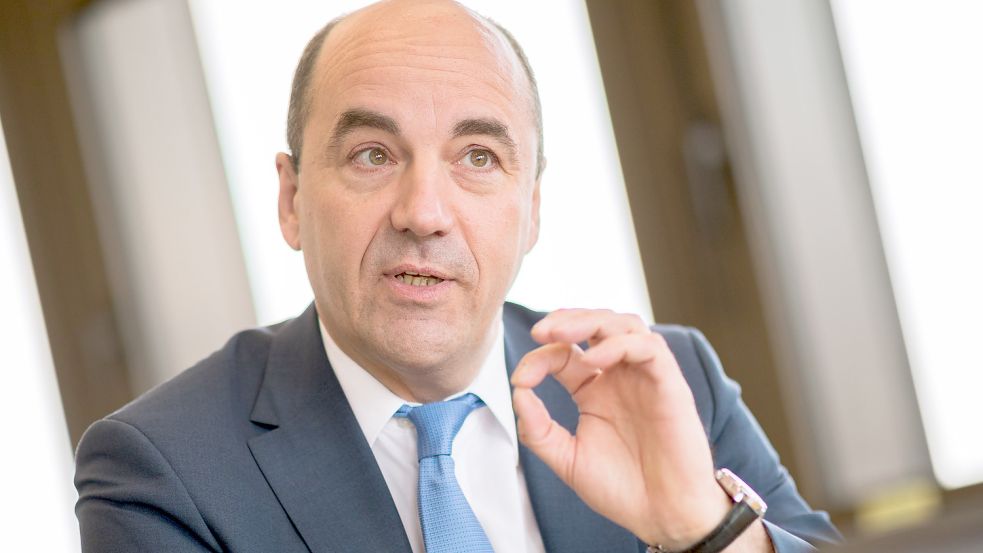 Besorgt: Stefan Dohler, Vorstandsvorsitzender der EWE AG. Foto: Assanimoghaddam/dpa