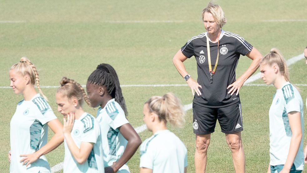 Die DFB-Frauen absolvieren ihren einzigen Härtetest vor der EM gegen die Schweiz. Foto: Sebastian Gollnow/dpa