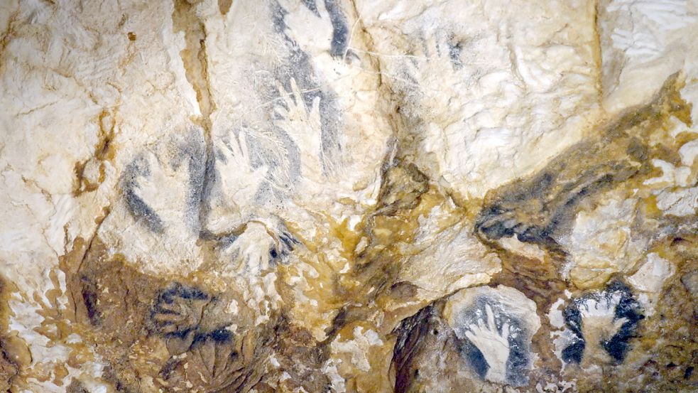 Die Cosquer-Höhle ist ein einzigartiges Zeugnis der Menschen, die vor 30.000 Jahren an diesem Ort gelebt haben. Foto: Gedeon Programmes, ARTE France.