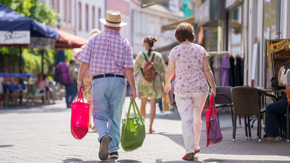 Die Kauflaune ist deutlich eingetrübt. Foto: Arnold/dpa