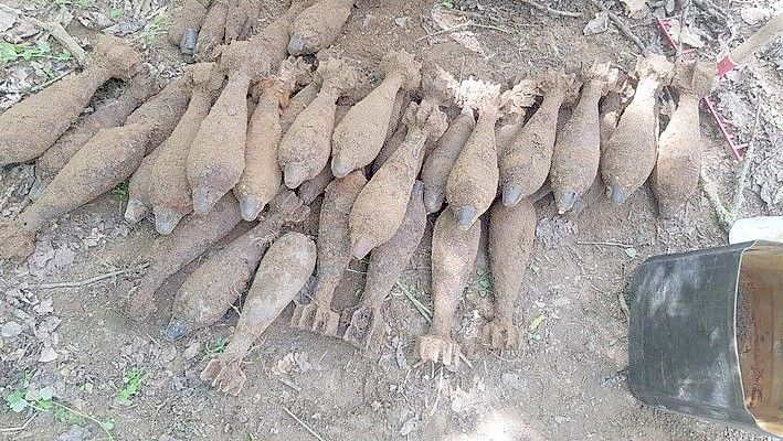 Bei Baggerarbeiten in einer Gartenanlage sind Granaten gefunden worden. Foto: Polizeiinspektion Anklam/Archiv (Symbolbild)