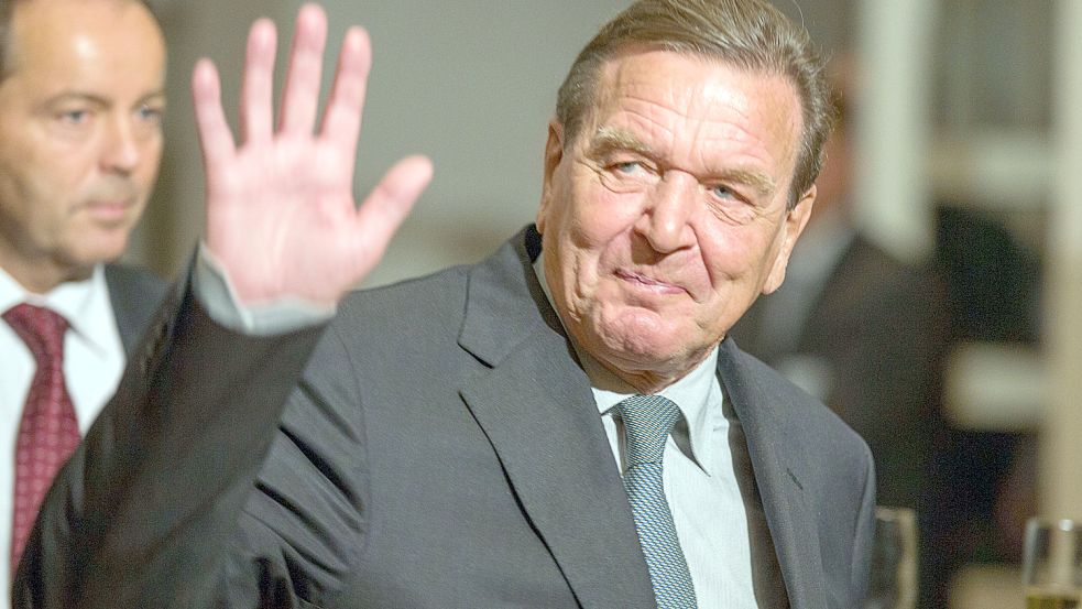 Wird Gerhard Schröder aus der SPD ausgeschlossen? Darüber entscheidet eine Schiedskommission der Partei Mitte Juli. Foto: Jens Büttner/dpa