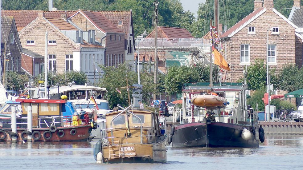 Die Schiffe im Alten Hafen sind ein Anziehungspunkt für Touristen und machen den besonderen maritimen Reiz aus. Archivfoto: Gettkowski