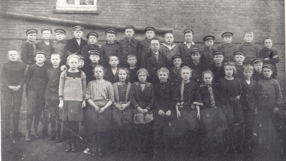 Die Untertertia der Mittelschule Westrhauderfehn von 1926.
