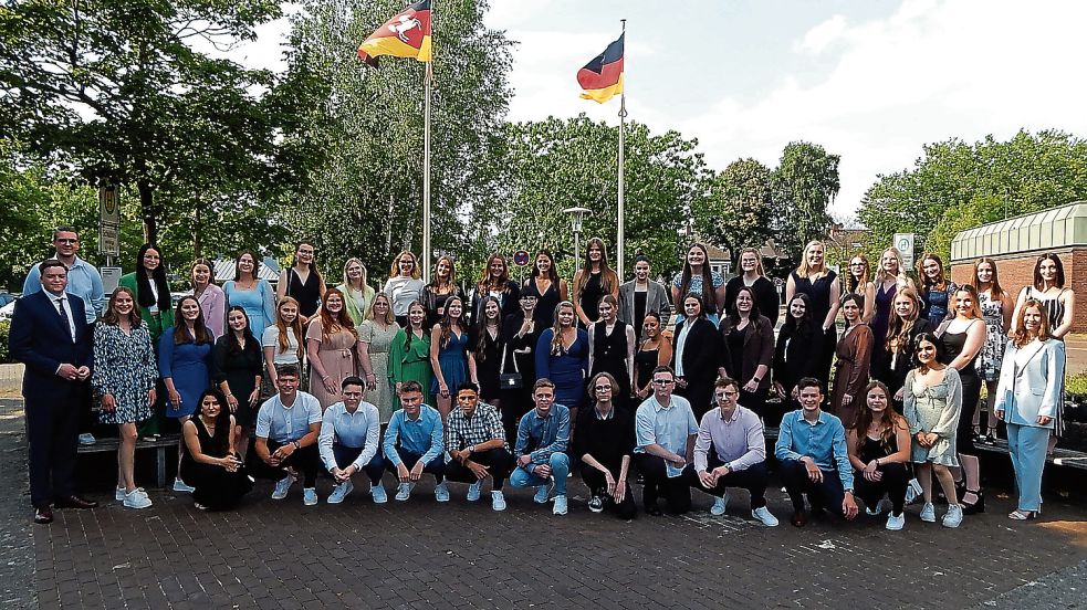 Im Beruflichen Gymnasium für Gesundheit und Soziales der BBS Papenburg bestanden in diesem Jahr 55 Schüler das Abitur. Foto: Pölking