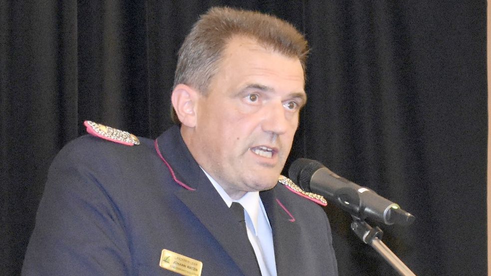 Kreisbrandmeister Johann Waten leitete die Delegiertentagung. Foto: Kuper