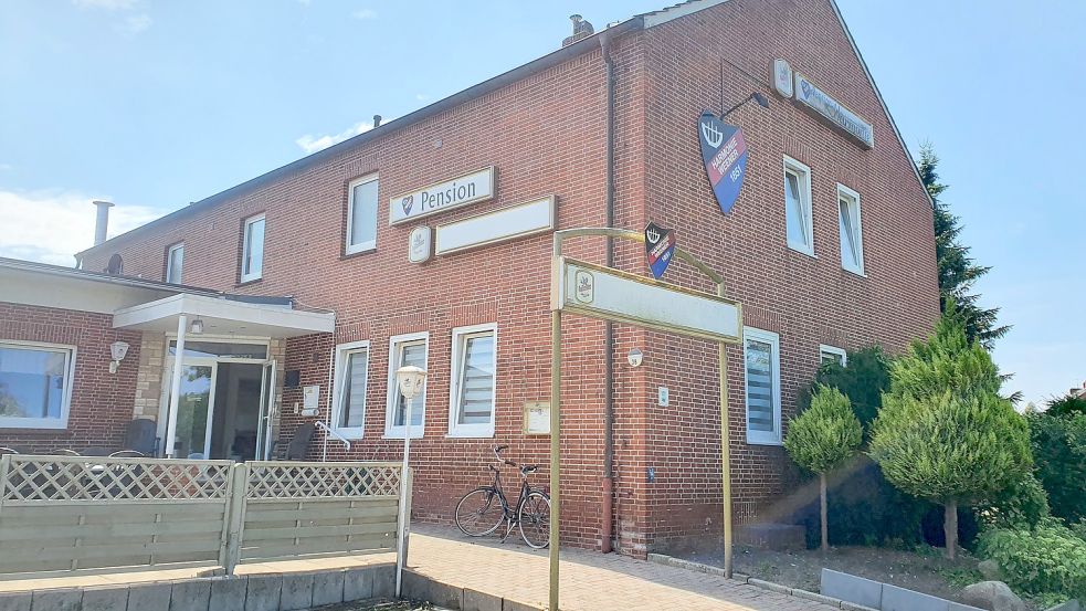 Die frühere Pension Harmonie in Weener dient inzwischen nicht mehr ihrer ursprünglichen Bestimmung. Foto: Gettkowski