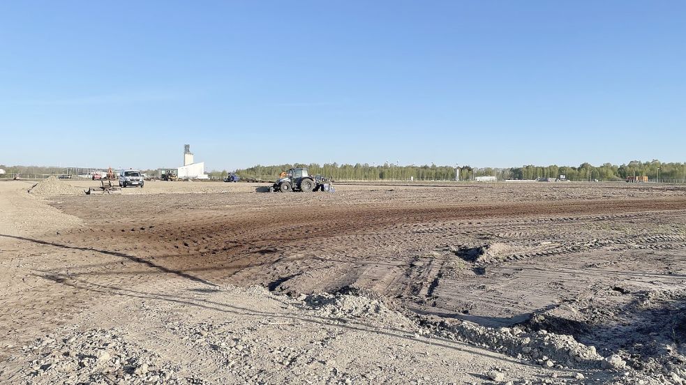 Das Münsteraner Unternehmen Revis Bioenergy siedelt sich auf gut zehn Hektar Fläche am Ems-Dollart-Ring im Industriepark C-Port an. Nun bessert die Stadt Friesoythe den Bebauungsplan für das Baugebiet 116 A nach. Foto: Stix
