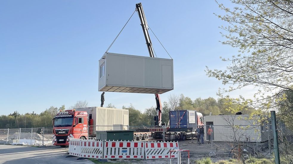 Anfang Mai hatte Revis Bioenergy mit einer Vorab-Genehmigung des Gewerbeaufsichtsamts Oldenburg begonnen, am C-Port zu bauen. Archivfoto: Stix